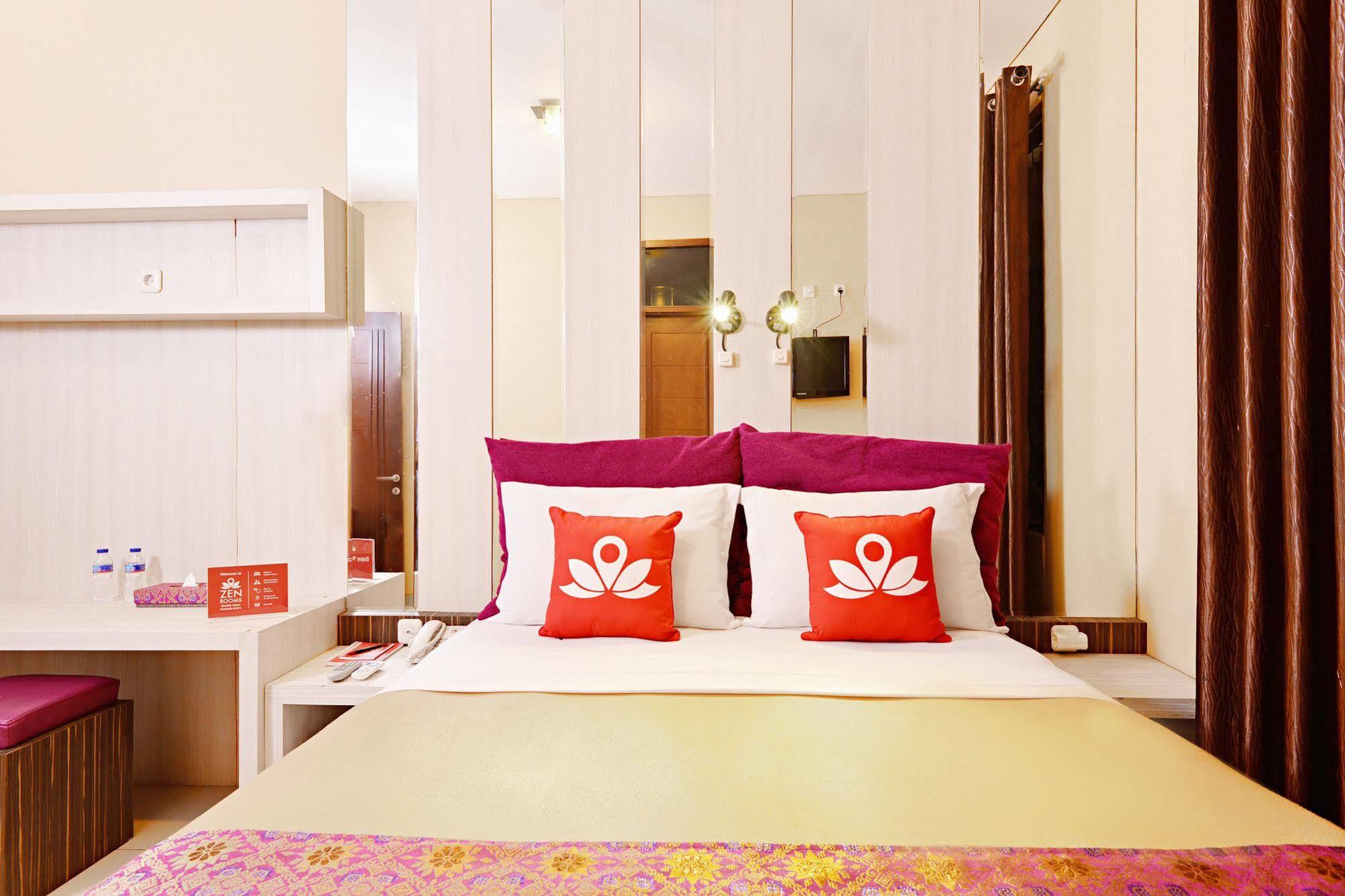 Zen Rooms Riau Natuna Bandung Eksteriør billede