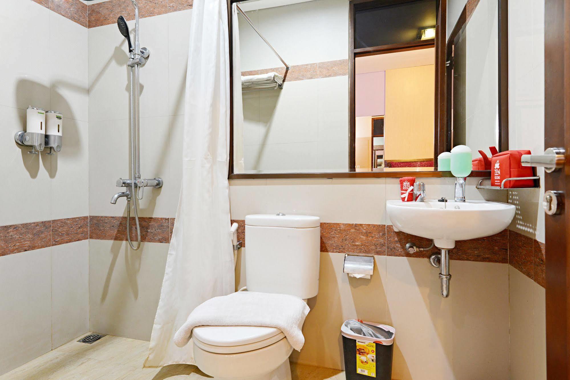 Zen Rooms Riau Natuna Bandung Eksteriør billede