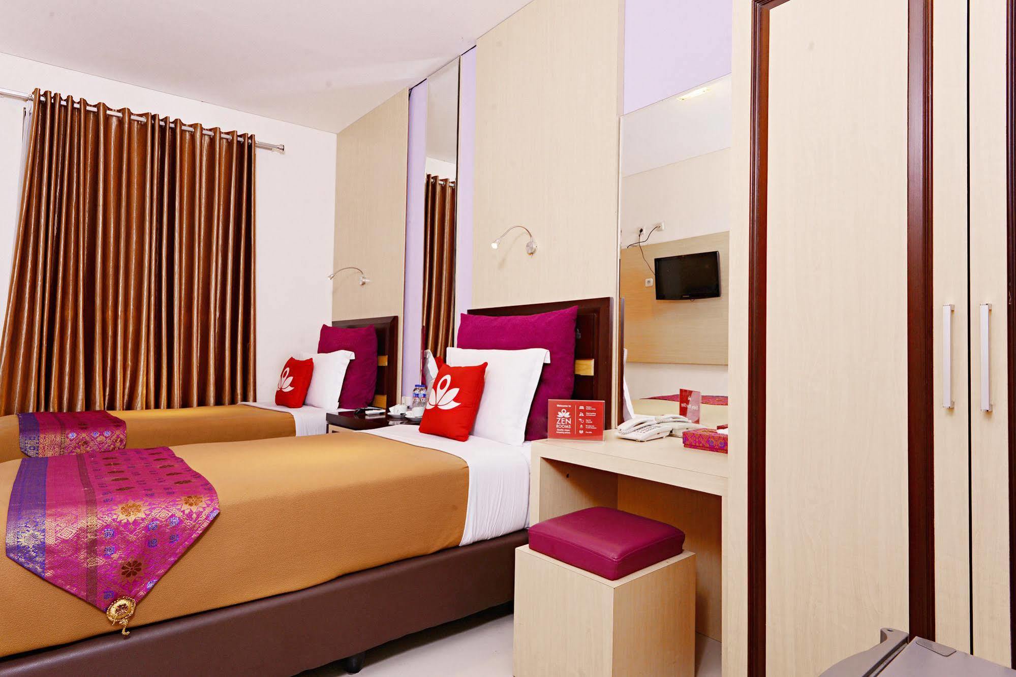 Zen Rooms Riau Natuna Bandung Eksteriør billede