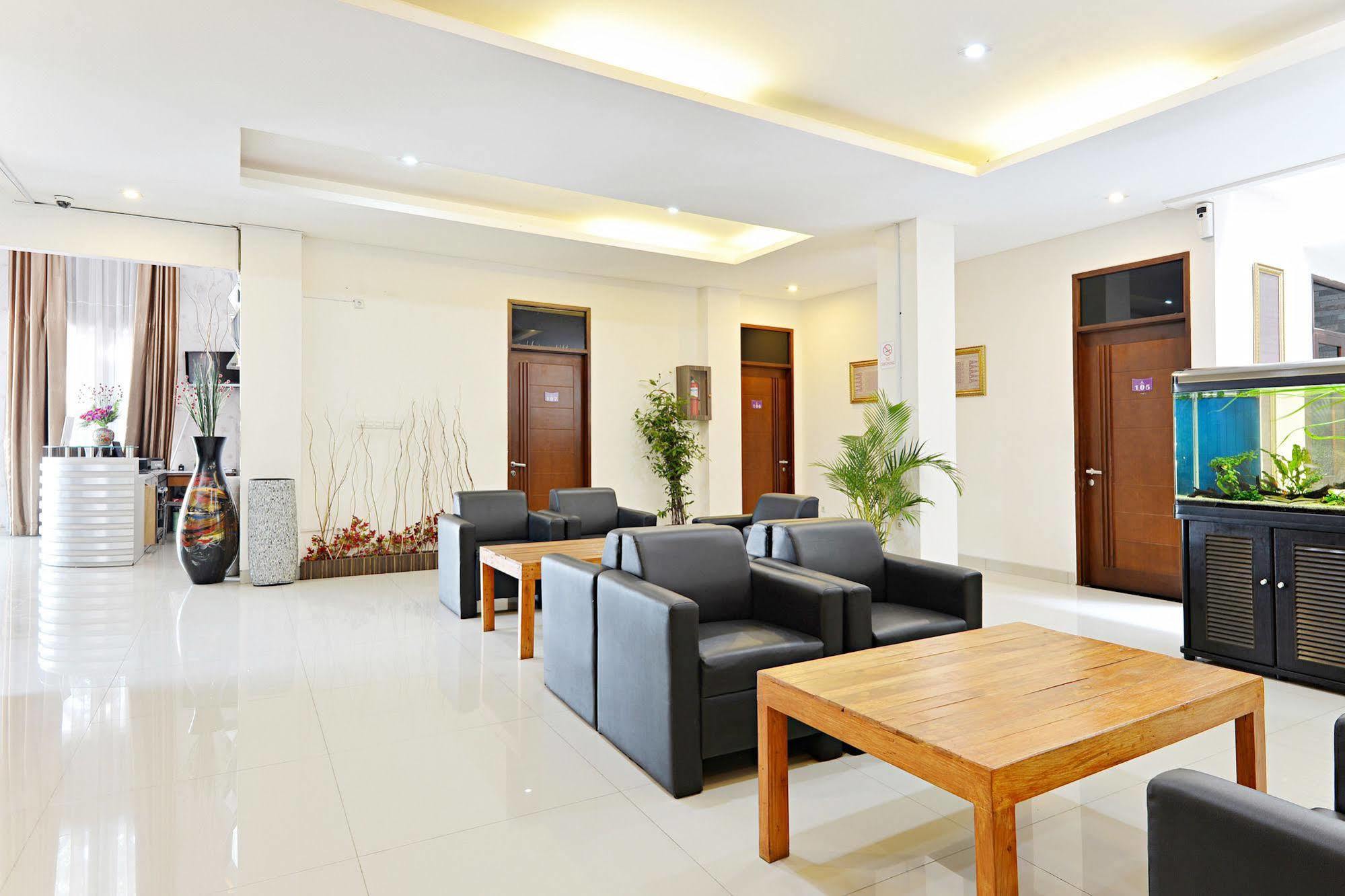 Zen Rooms Riau Natuna Bandung Eksteriør billede