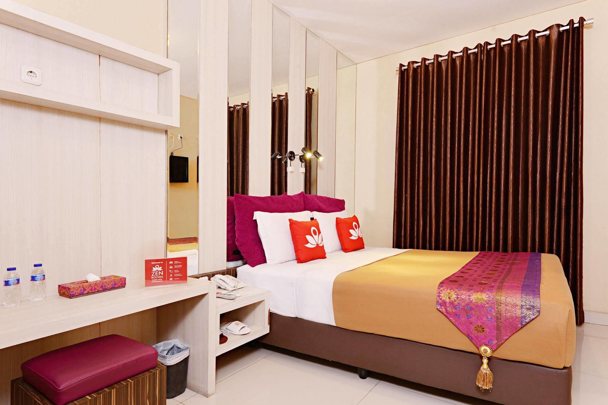 Zen Rooms Riau Natuna Bandung Eksteriør billede