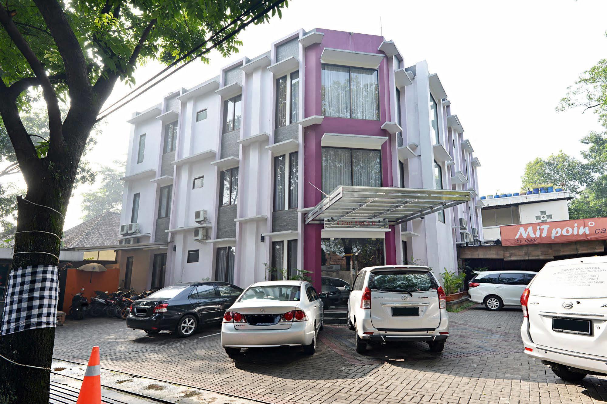 Zen Rooms Riau Natuna Bandung Eksteriør billede
